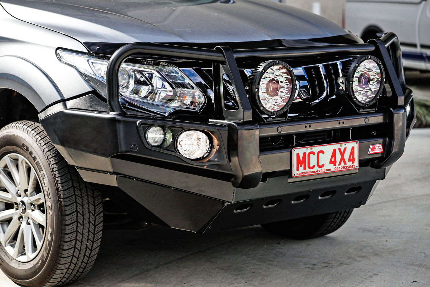 MITSUBISHI TRITON MQ SERIES 2016-2018 MCC POST TYPE FRONT BUMPER REPLACEMENT BULLBAR