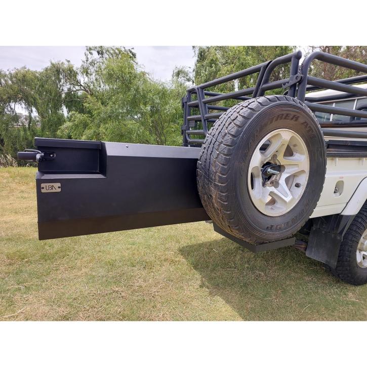 UBA LAND CRUISER 70 TAILGATE WITH WHEEL CARRIER