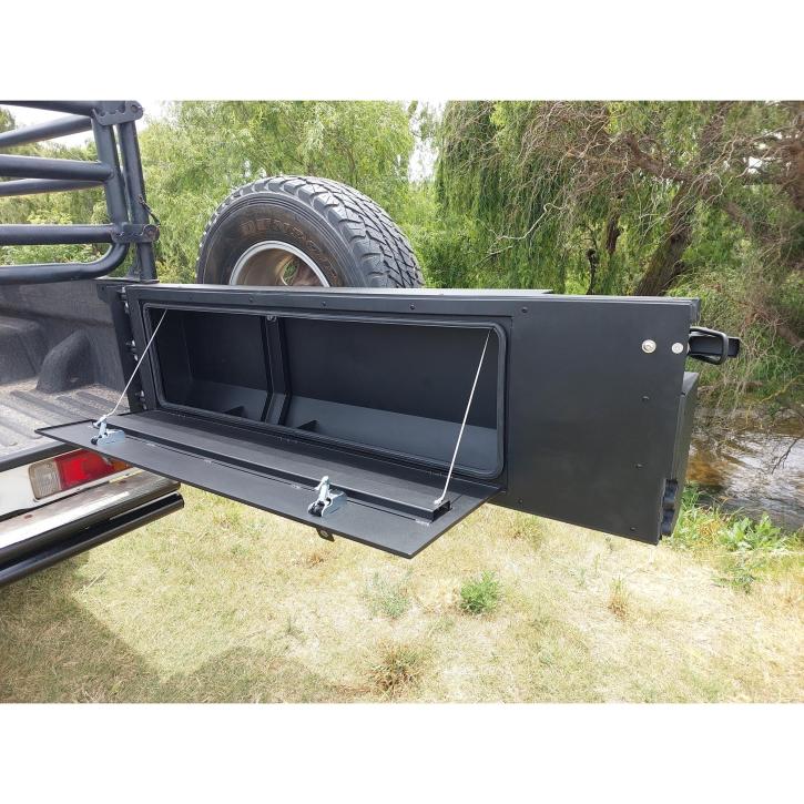 UBA LAND CRUISER 70 TAILGATE WITH WHEEL CARRIER