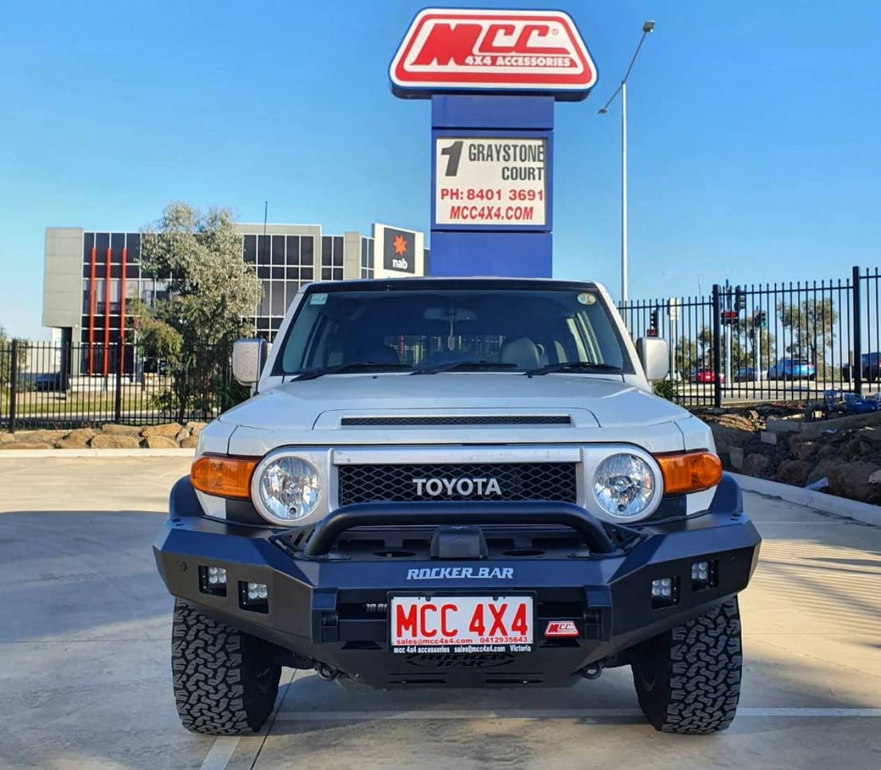 Toyota FJ Cruiser 2010+ MCC Rocker Bar Low Loop Replacement Bumper