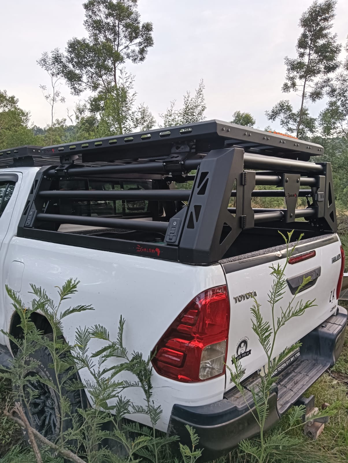 Hilux Double Cab Rack Deluxe Cattle Rails