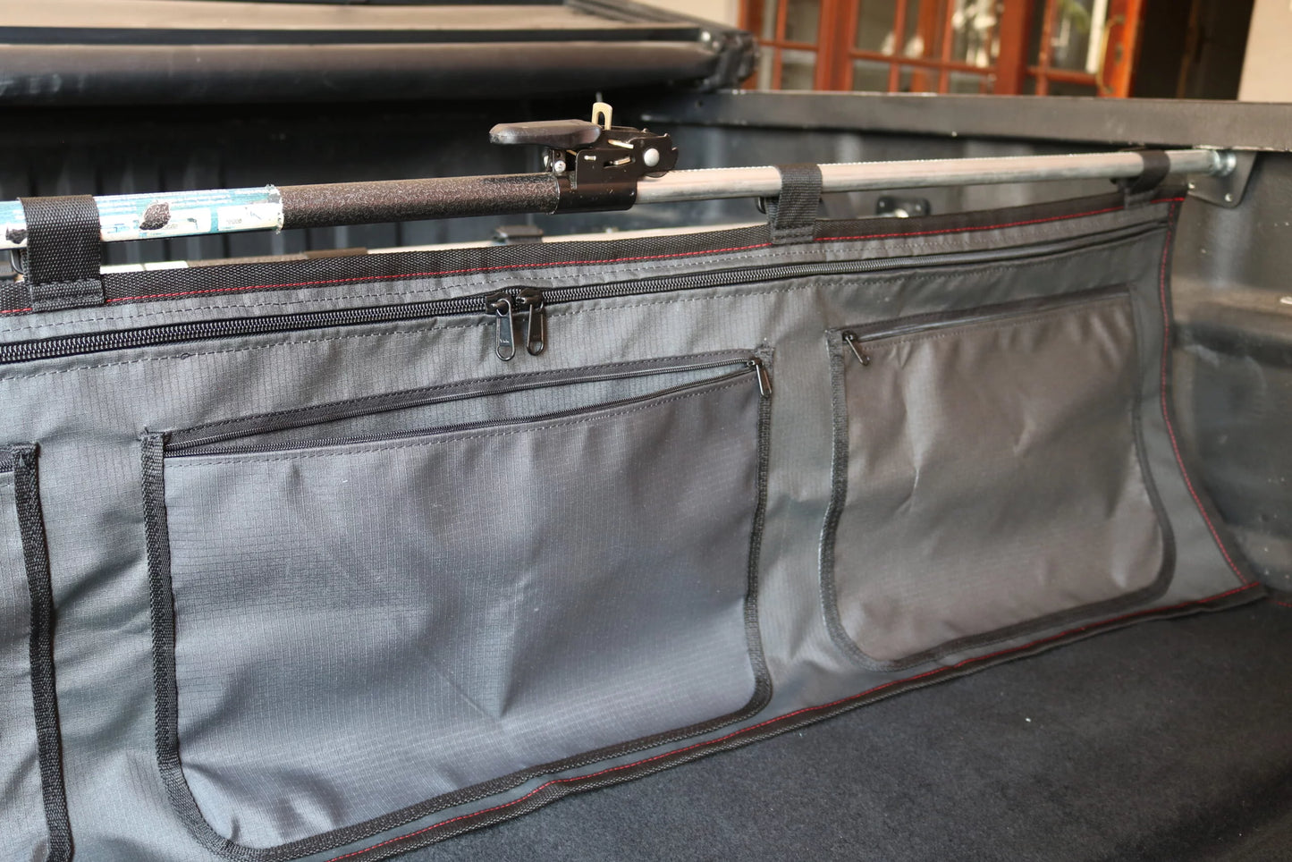 Tonneau Bar