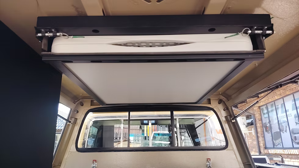 Wild Roof Mounted Cradle & Table