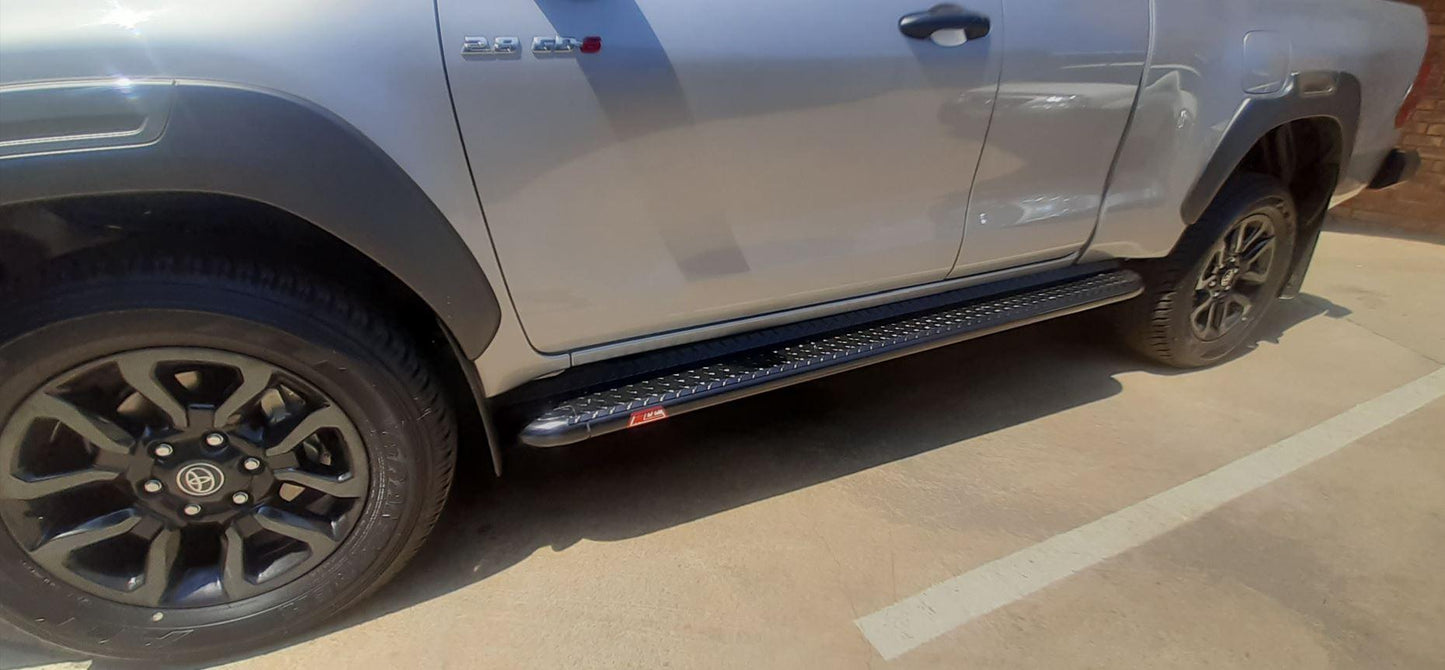 TOYOTA HILUX GD6 2016 TO CURRENT DOUBLE/EXTENDED CAB SIDE STEPS