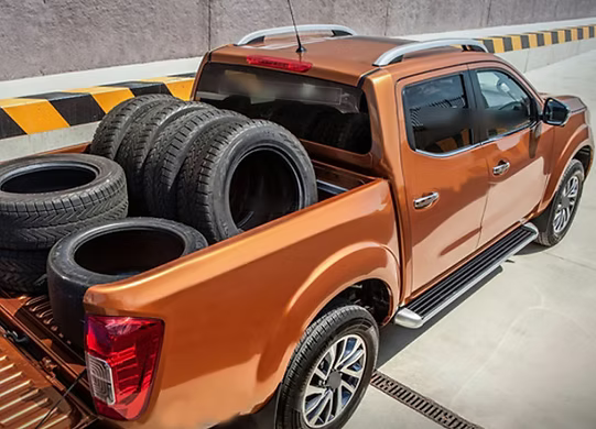 Nissan Navara Screw-on Roof Racks - Aluminium