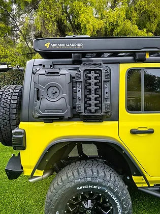 JL Rear Window Armor w/ Recovery Borard & Jerrycan