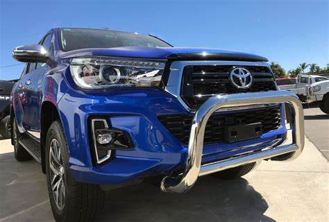 Toyota Hilux 2016+ Chrome Nudgebar